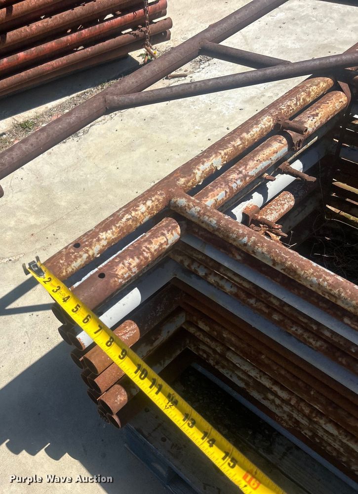 image for item DO1112 Approximately 56 scaffolding sections