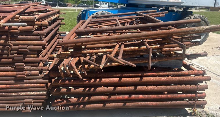 image for item DO1112 Approximately 56 scaffolding sections
