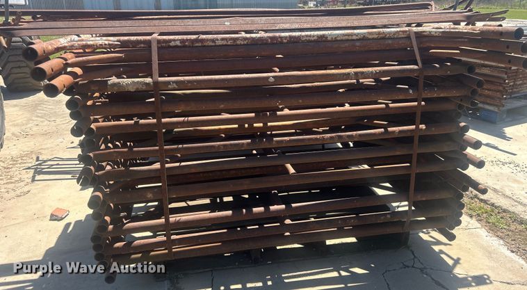 image for item DO1112 Approximately 56 scaffolding sections