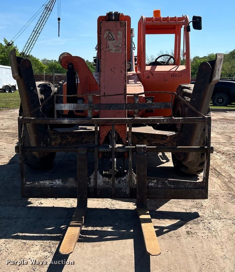 image for item DO1126 JLG Skytrac 10042 telehandler