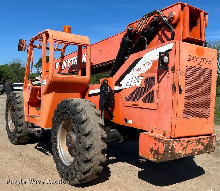 image for item DO1126 JLG Skytrac 10042 telehandler