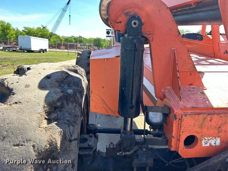 image for item DO1126 JLG Skytrac 10042 telehandler