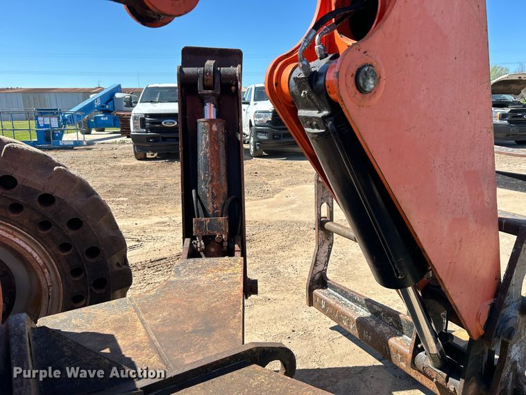 image for item DO1126 JLG Skytrac 10042 telehandler
