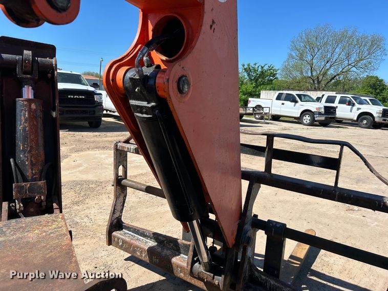 image for item DO1126 JLG Skytrac 10042 telehandler