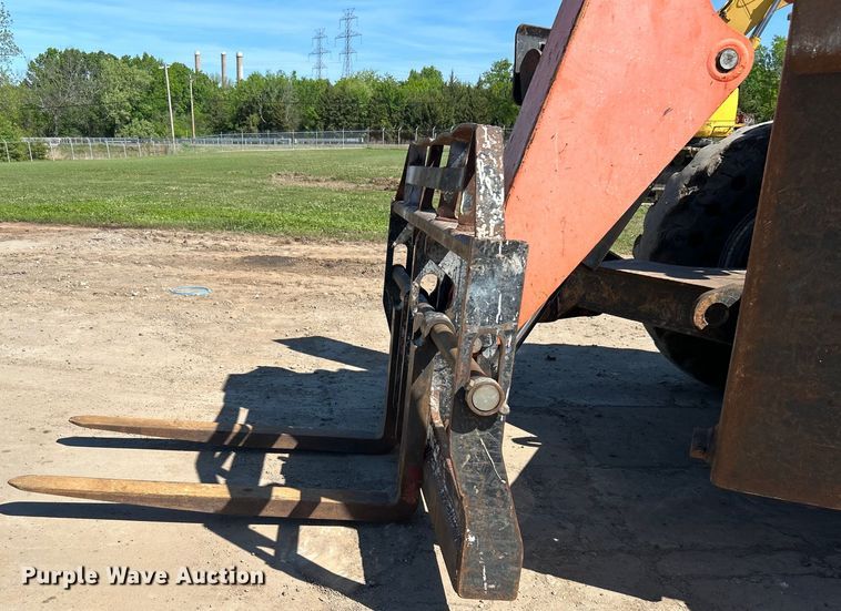 image for item DO1126 JLG Skytrac 10042 telehandler