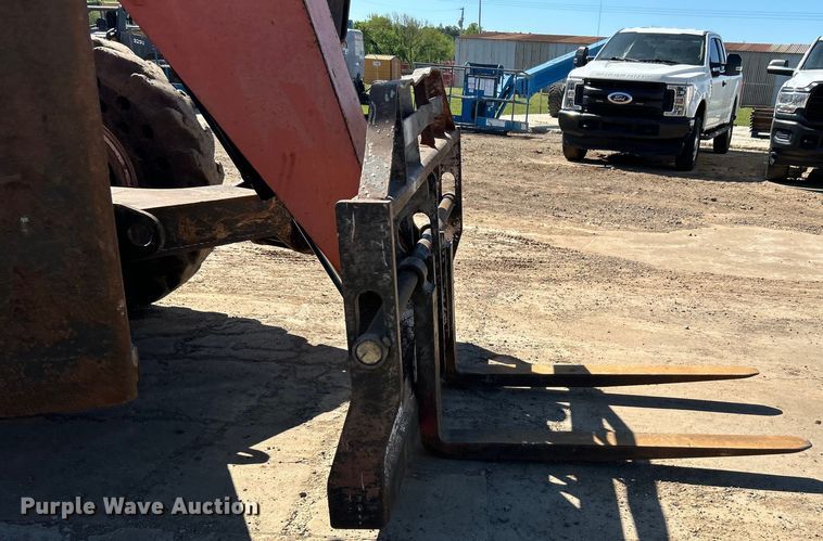 image for item DO1126 JLG Skytrac 10042 telehandler