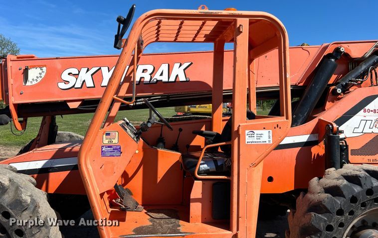 image for item DO1126 JLG Skytrac 10042 telehandler