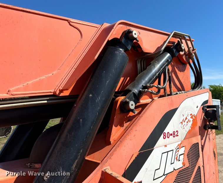 image for item DO1126 JLG Skytrac 10042 telehandler