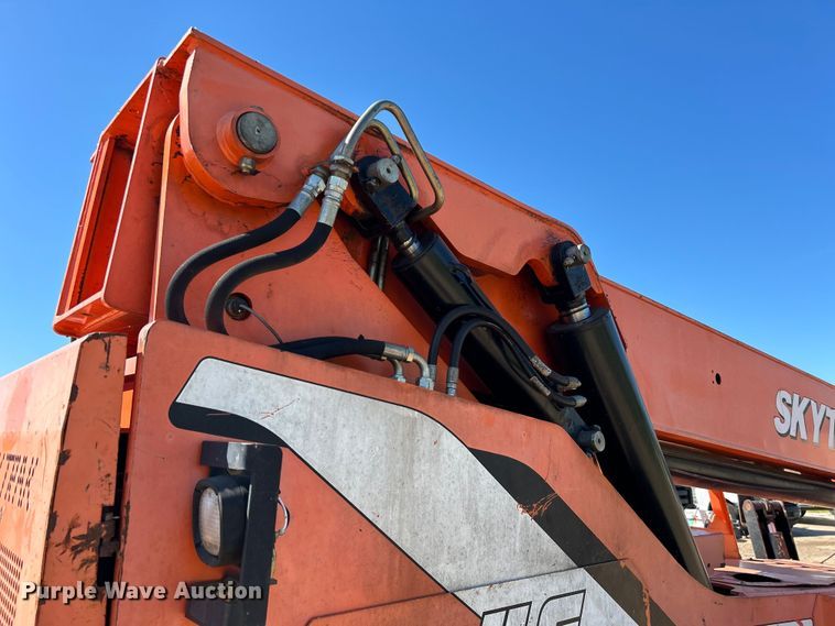 image for item DO1126 JLG Skytrac 10042 telehandler
