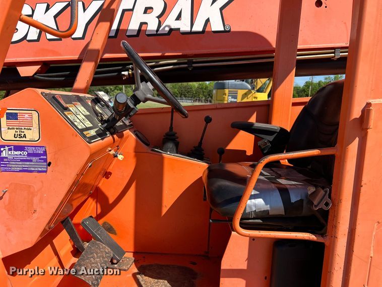 image for item DO1126 JLG Skytrac 10042 telehandler