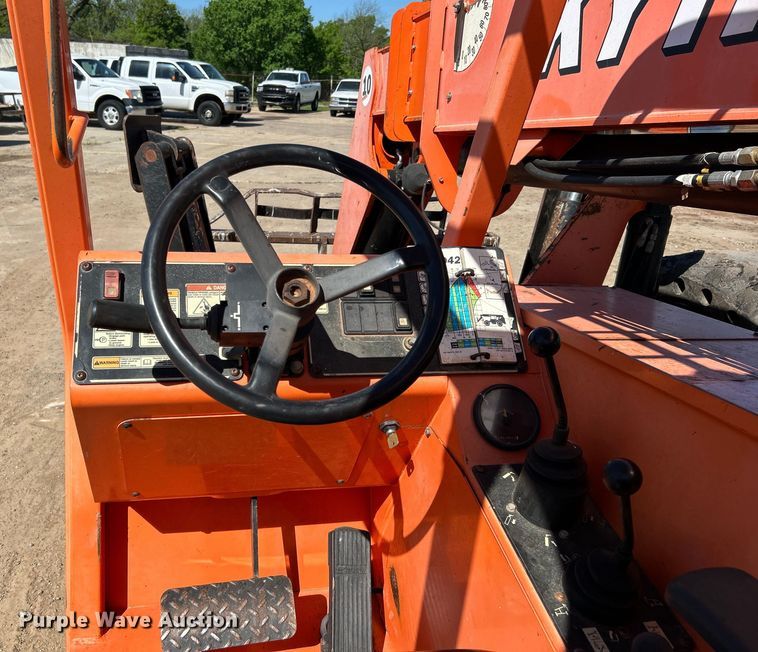 image for item DO1126 JLG Skytrac 10042 telehandler