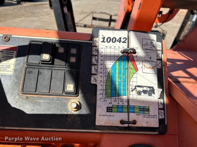 image for item DO1126 JLG Skytrac 10042 telehandler