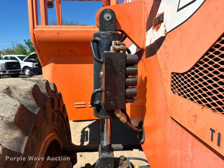 image for item DO1126 JLG Skytrac 10042 telehandler