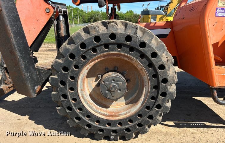 image for item DO1126 JLG Skytrac 10042 telehandler