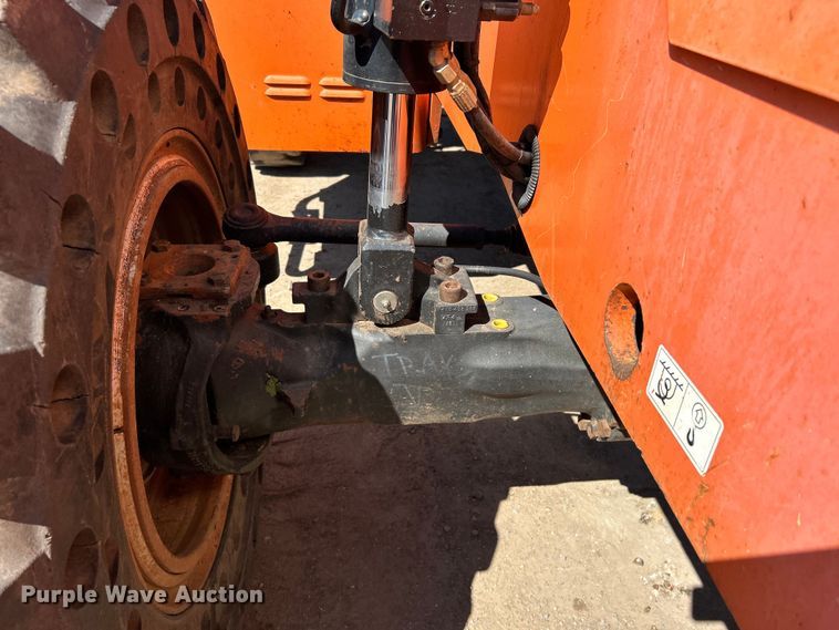 image for item DO1126 JLG Skytrac 10042 telehandler