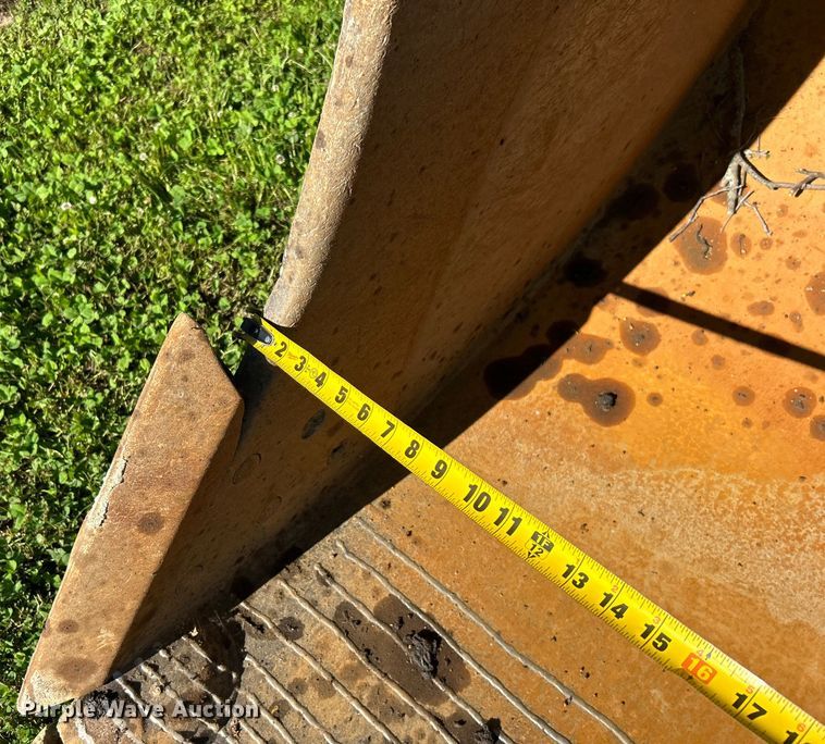 image for item DO1129 2011 Komatsu  PC308USLC excavator