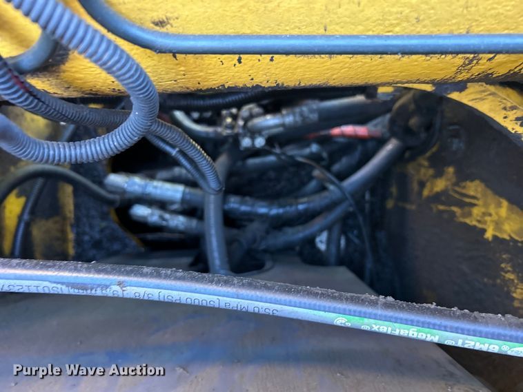 image for item DO1129 2011 Komatsu  PC308USLC excavator