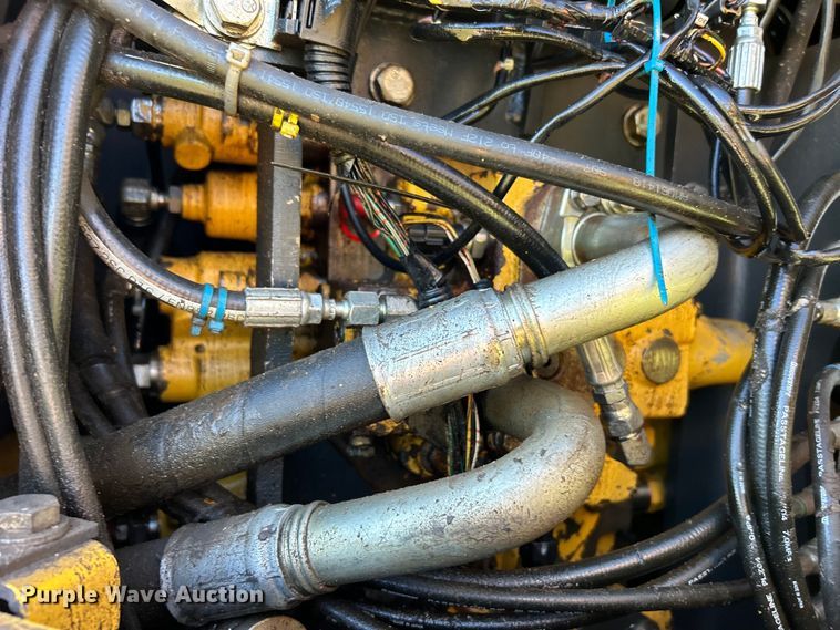 image for item DO1129 2011 Komatsu  PC308USLC excavator