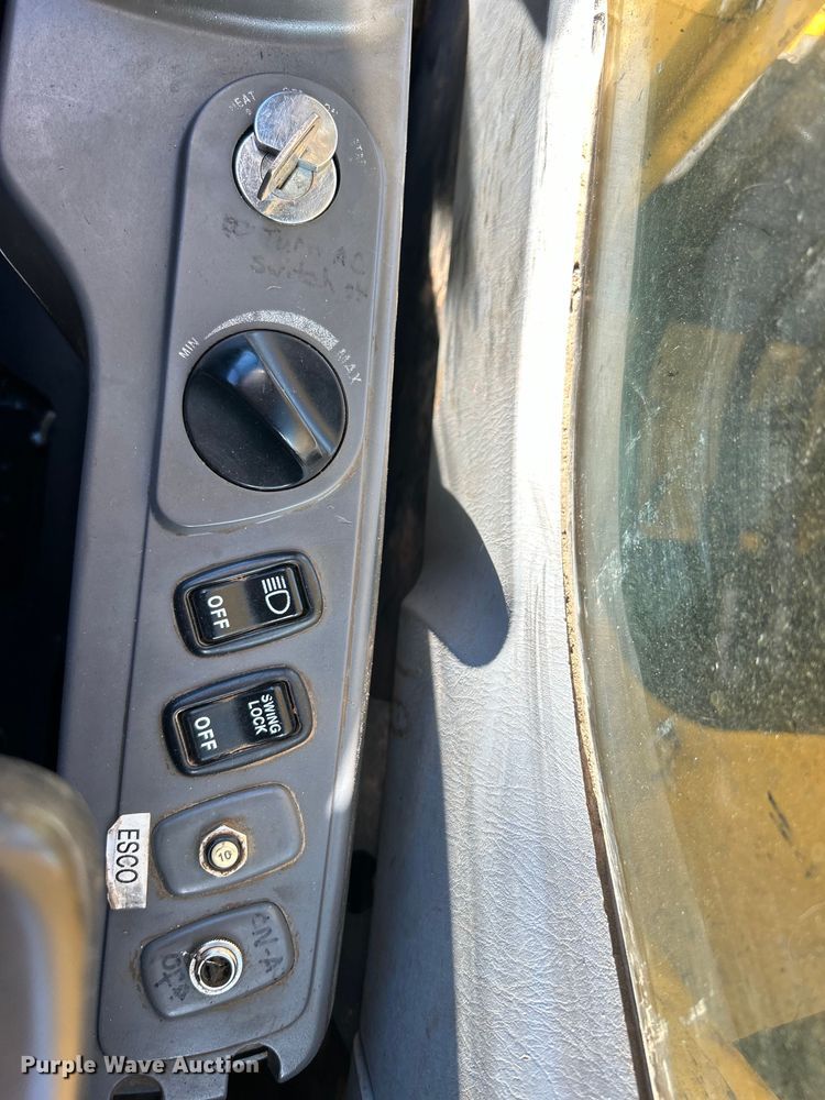 image for item DO1129 2011 Komatsu  PC308USLC excavator