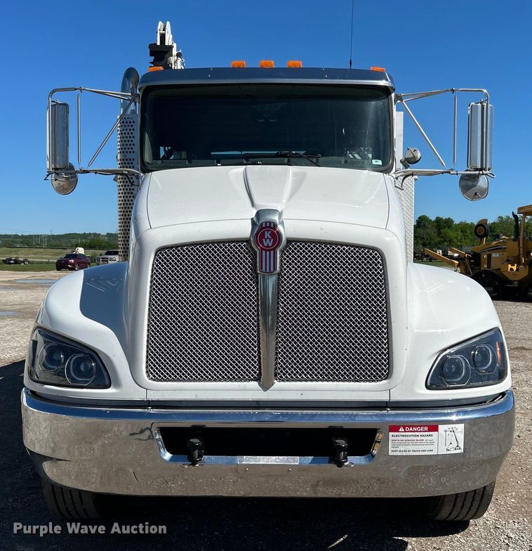 image for item DO6461 2013 Kenworth T270 utility / service truck