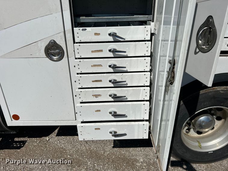 image for item DO6461 2013 Kenworth T270 utility / service truck