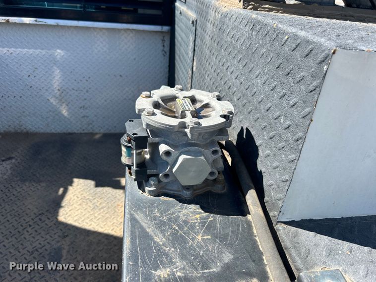 image for item DO6461 2013 Kenworth T270 utility / service truck