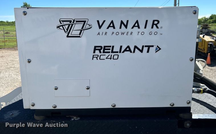 image for item DO6461 2013 Kenworth T270 utility / service truck