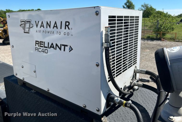 image for item DO6461 2013 Kenworth T270 utility / service truck