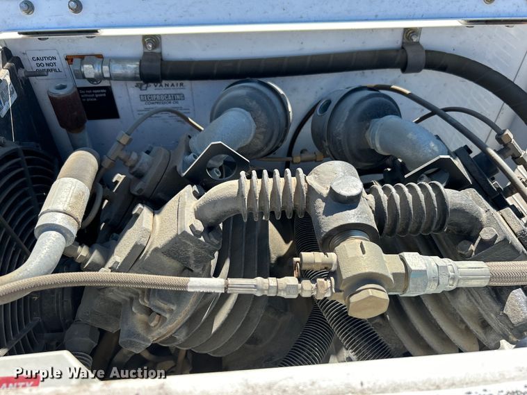 image for item DO6461 2013 Kenworth T270 utility / service truck