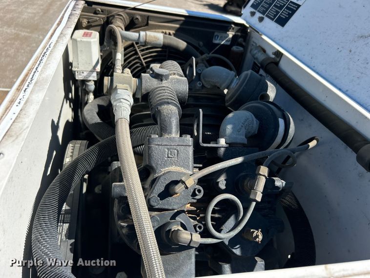 image for item DO6461 2013 Kenworth T270 utility / service truck