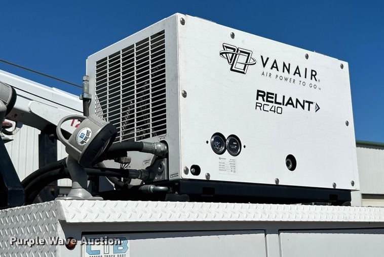 image for item DO6461 2013 Kenworth T270 utility / service truck