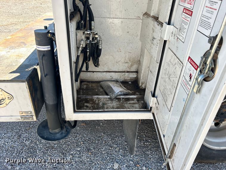 image for item DO6461 2013 Kenworth T270 utility / service truck