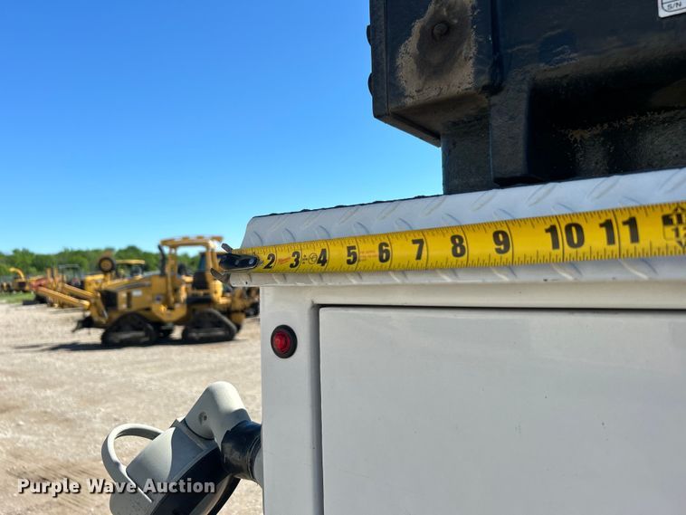 image for item DO6461 2013 Kenworth T270 utility / service truck