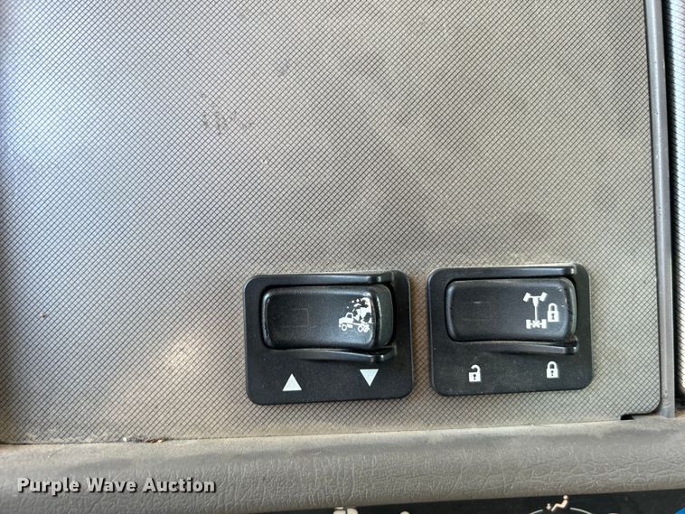 image for item DO6461 2013 Kenworth T270 utility / service truck