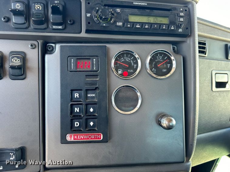 image for item DO6461 2013 Kenworth T270 utility / service truck