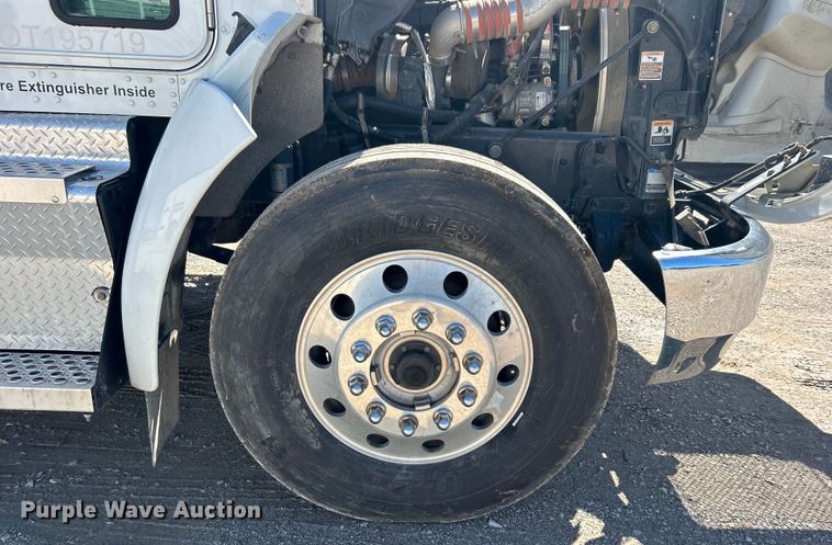 image for item DO6461 2013 Kenworth T270 utility / service truck