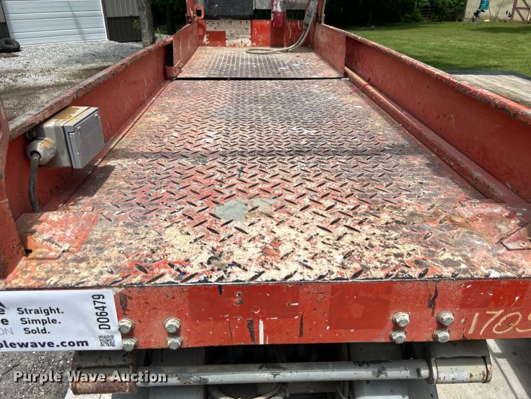 image for item DO6479 2011 SkyJack SJIII 3226 scissor lift