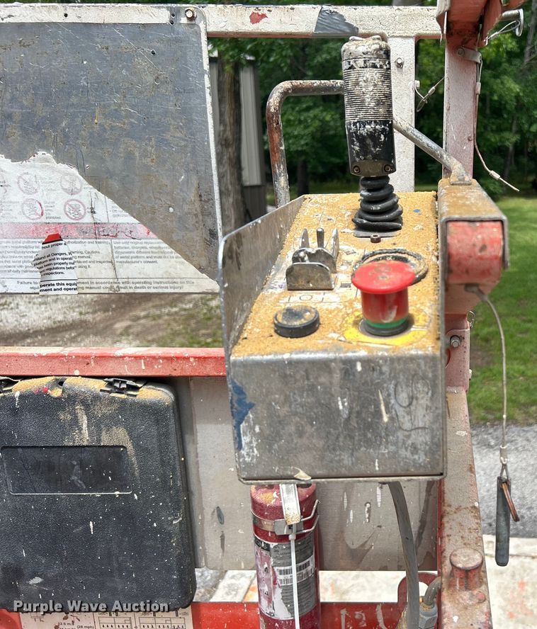 image for item DO6479 2011 SkyJack SJIII 3226 scissor lift