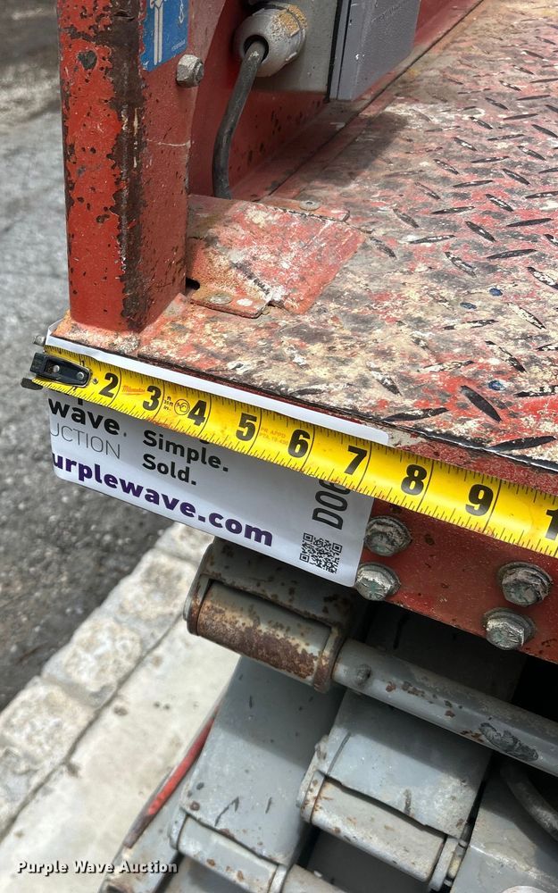 image for item DO6479 2011 SkyJack SJIII 3226 scissor lift