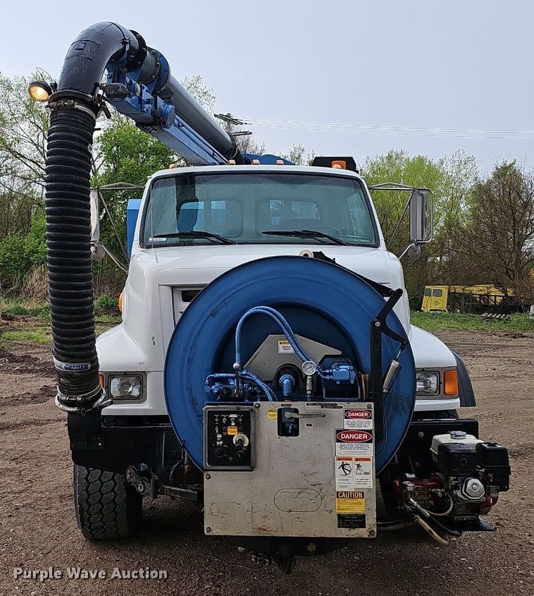 image for item DP0862 1998 Ford L8501 sewer jetter truck