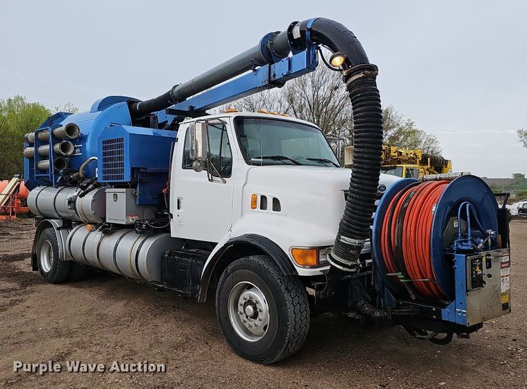 image for item DP0862 1998 Ford L8501 sewer jetter truck