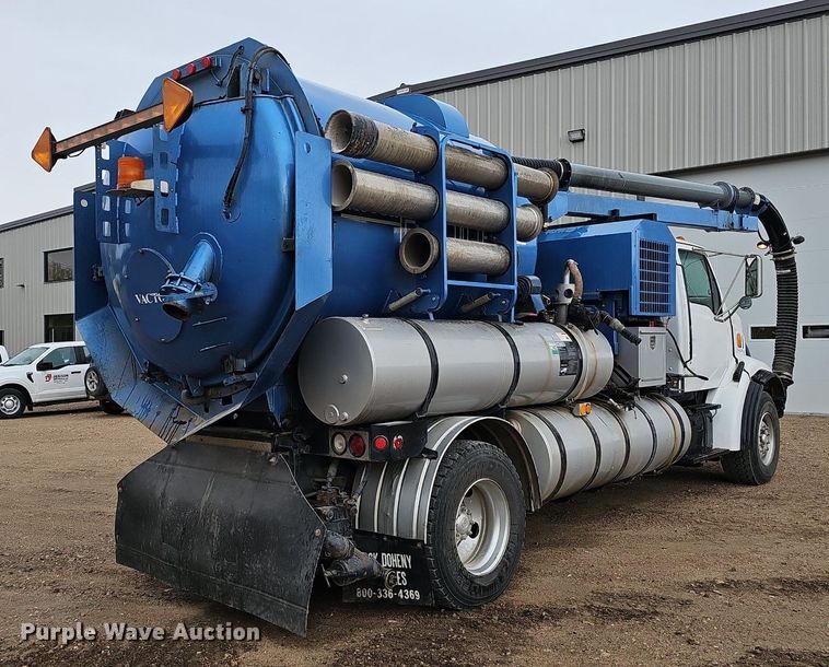 image for item DP0862 1998 Ford L8501 sewer jetter truck