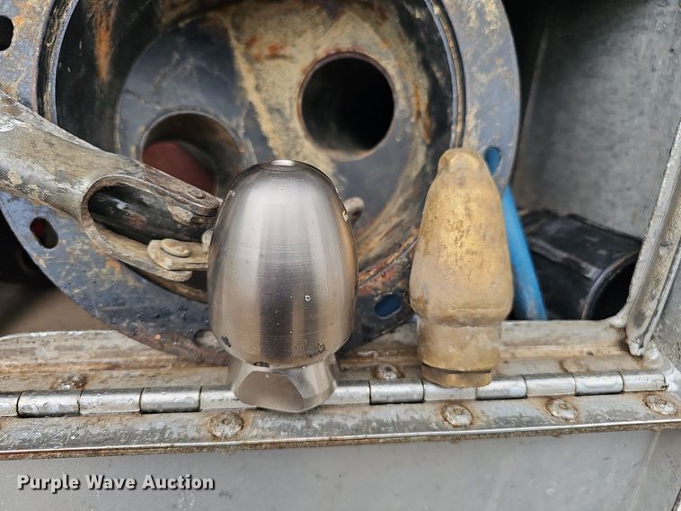 image for item DP0862 1998 Ford L8501 sewer jetter truck