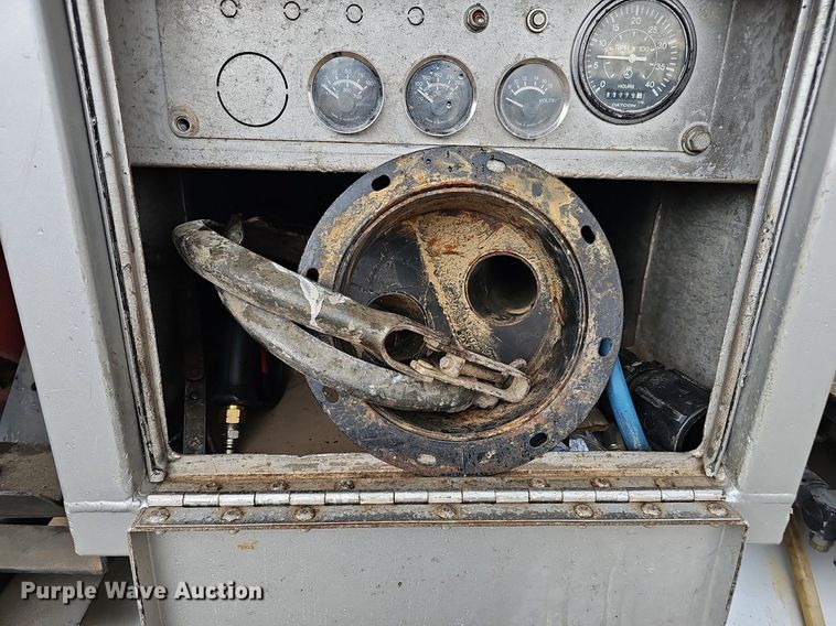 image for item DP0862 1998 Ford L8501 sewer jetter truck