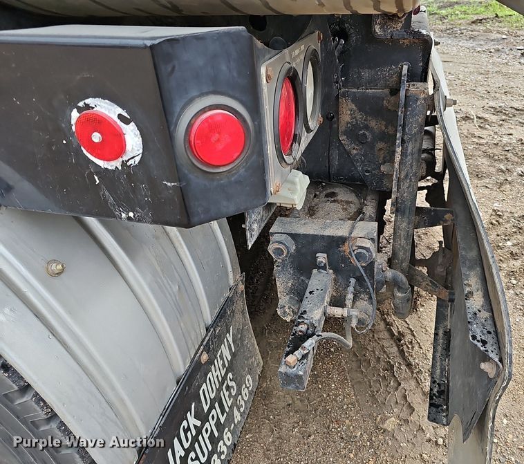 image for item DP0862 1998 Ford L8501 sewer jetter truck