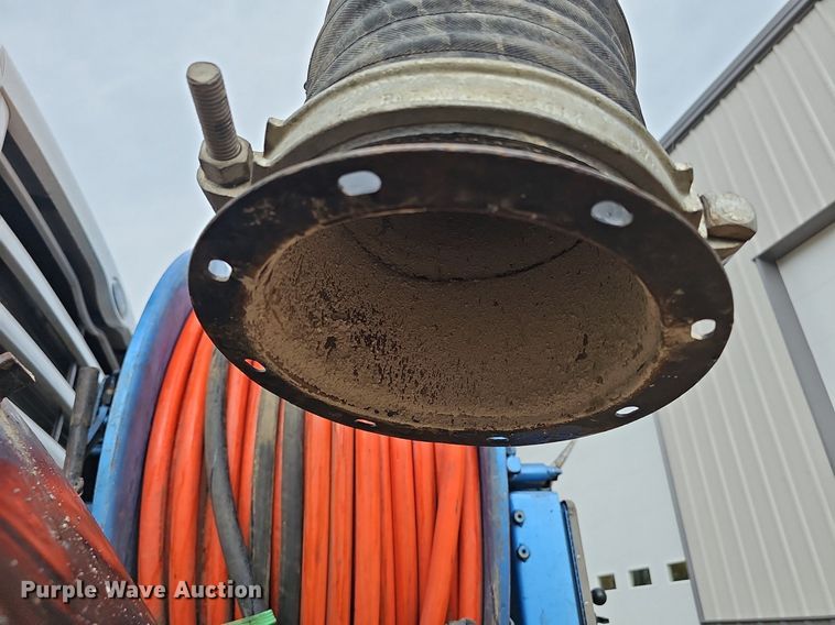 image for item DP0862 1998 Ford L8501 sewer jetter truck