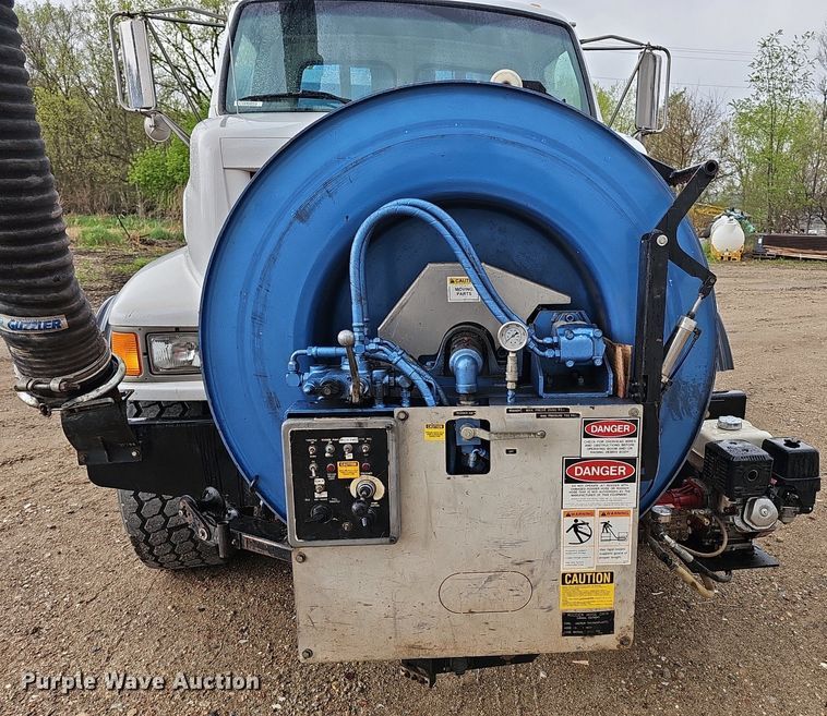 image for item DP0862 1998 Ford L8501 sewer jetter truck