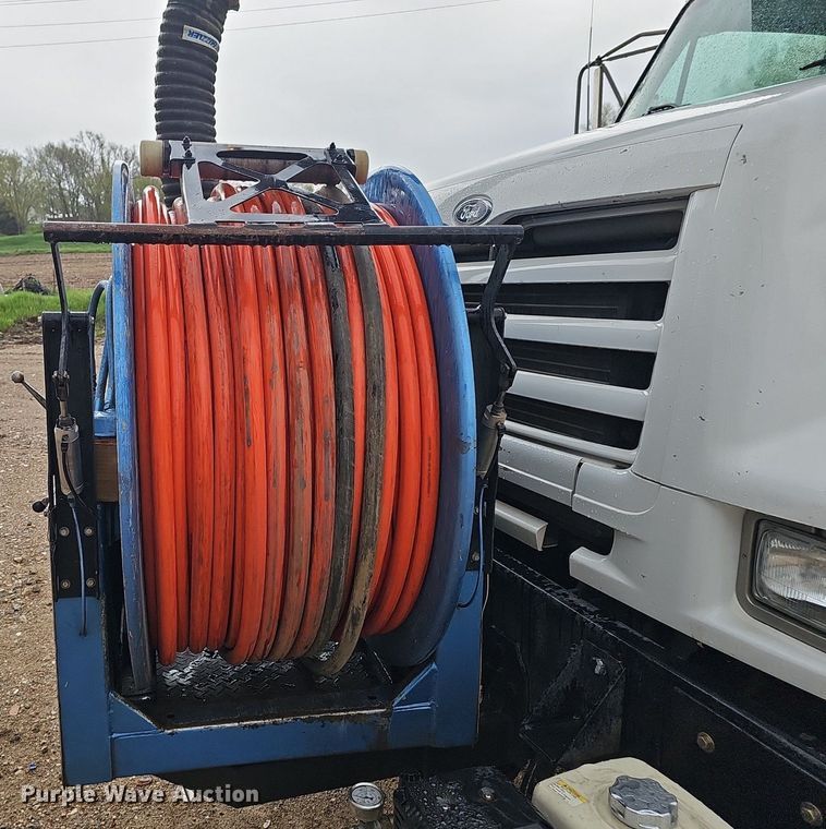 image for item DP0862 1998 Ford L8501 sewer jetter truck