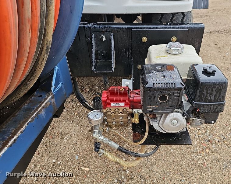 image for item DP0862 1998 Ford L8501 sewer jetter truck