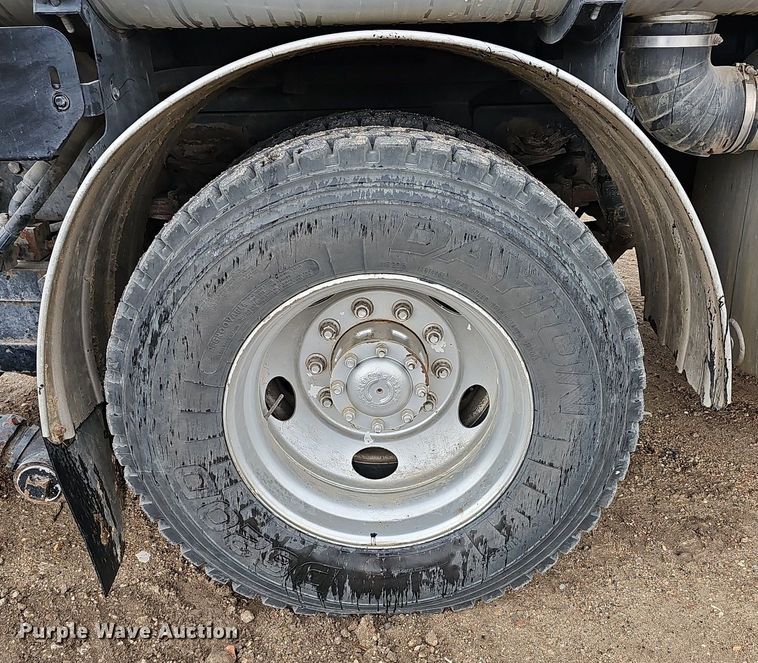 image for item DP0862 1998 Ford L8501 sewer jetter truck